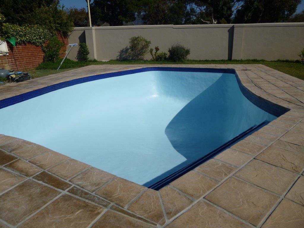 Resurfacing & fibreglass re-lining of swimming pools